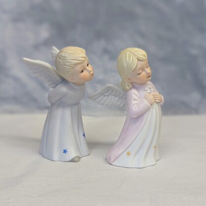 Lefton 4" Kissing Angels, both facing right